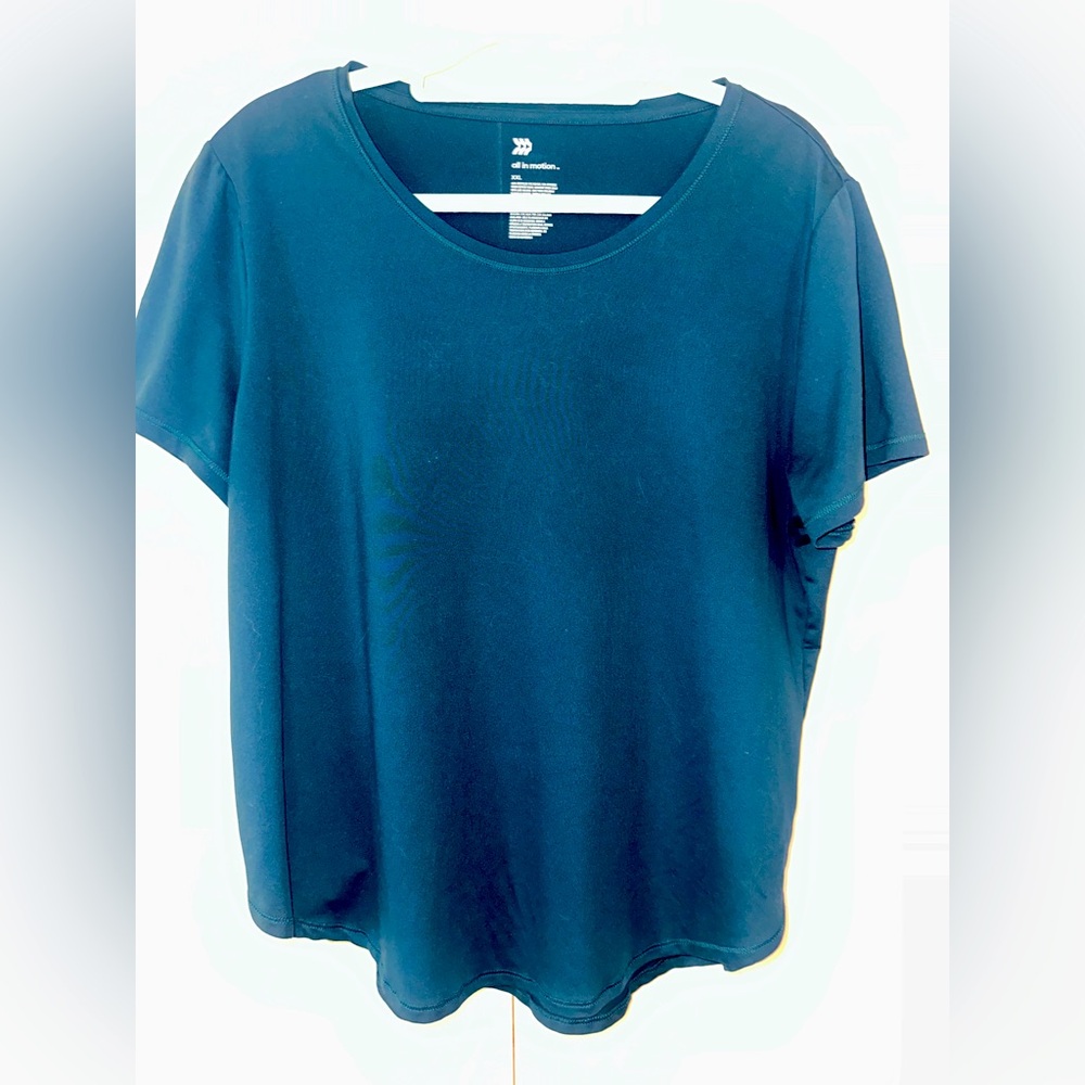 ALL IN MOTION WOMENS TEE size XXL